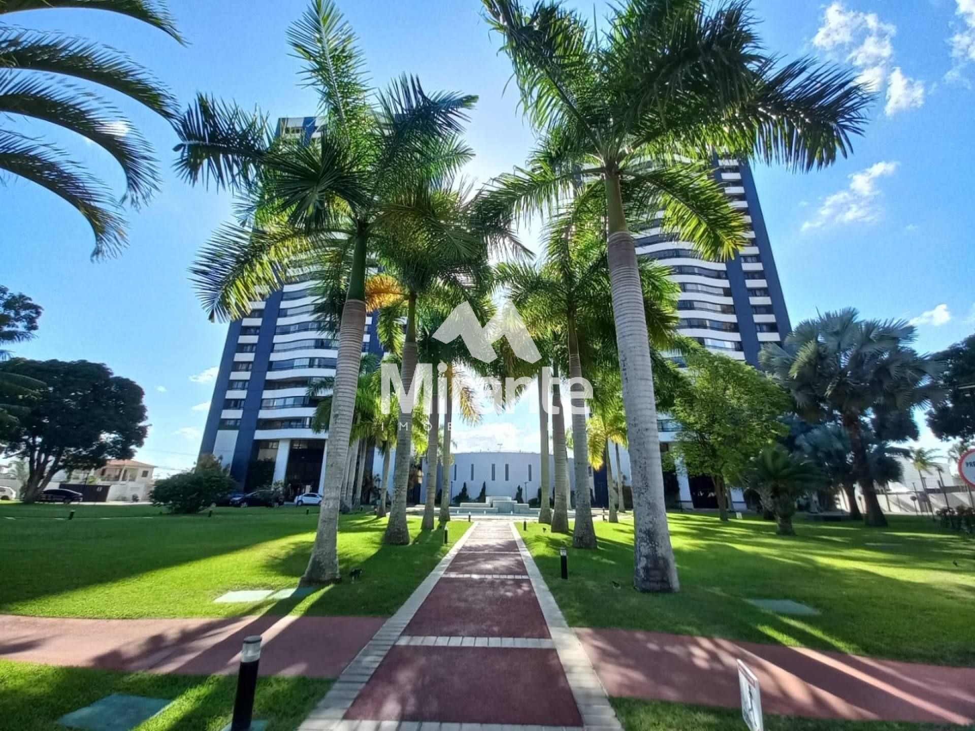 Apartamento mobiliado Para Vender com 3 quartos sendo 3 suítes no bairro Santa Mônica em Feira De Santana