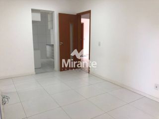 Apartamento Para Alugar com 2 quartos sendo 1 suíte no bairro Sim em Feira De Santana