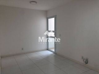 Apartamento Para Alugar com 2 quartos sendo 1 suíte no bairro Sim em Feira De Santana