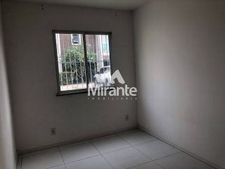 Apartamento Para Alugar com 2 quartos sendo 1 suíte no bairro Sim em Feira De Santana