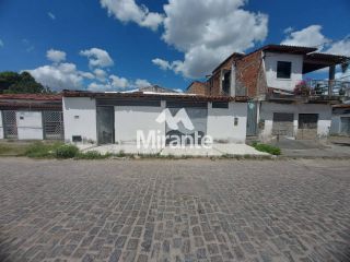 Casa Para Vender com 3 quartos sendo 1 suíte no bairro 35 BI em Feira De Santana
