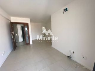 Apartamento Para Alugar com 3 quartos sendo 1 suíte no bairro Santa Mônica em Feira De Santana