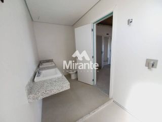 Apartamento Para Vender com 3 quartos, sendo 3 suítes no bairro Santa Mônica em Feira De Santana