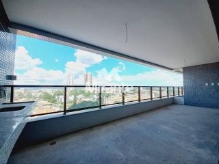 Apartamento Para Vender com 3 quartos, sendo 3 suítes no bairro Santa Mônica em Feira De Santana