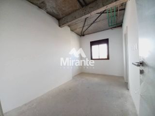 Apartamento Para Vender com 3 quartos, sendo 3 suítes no bairro Santa Mônica em Feira De Santana