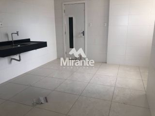 Apartamento Para Vender com 3 quartos sendo 1 suíte no bairro Santa Mônica em Feira De Santana