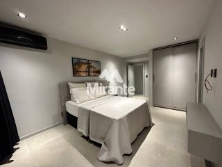 Apartamento Para Aluguel no Portal das Mansões com 4 quartos sendo 4 suítes no bairro Santa Mônica em Feira De Santana