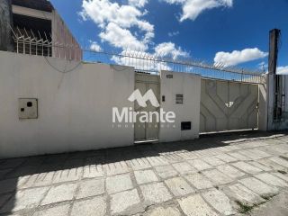 Casa Para Vender com 4 quartos sendo 2 suítes no bairro Jardim Cruzeiro em Feira De Santana