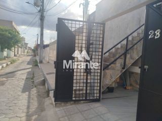 Casa Para Vender com 3 quartos no bairro Feira VII em Feira De Santana