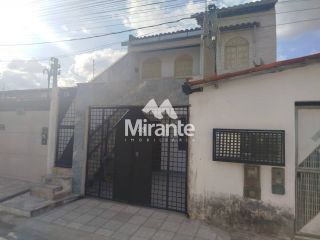 Casa Para Vender com 3 quartos no bairro Feira VII em Feira De Santana