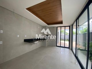 Casa de Condomínio Para Vender com 3 quartos sendo 3 suítes no bairro Registro em Feira De Santana