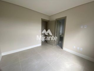 Casa de Condomínio Para Vender com 3 quartos sendo 3 suítes no bairro Registro em Feira De Santana