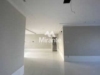 Apartamento Para Vender com 4 quartos sendo 4 suítes no bairro Santa Mônica em Feira De Santana