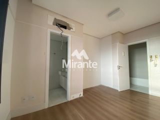 Apartamento Para Vender com 4 quartos sendo 4 suítes no bairro Santa Mônica em Feira De Santana