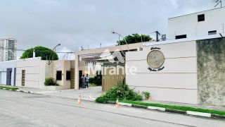 Casa de Condomínio Para Vender com 3 quartos sendo 3 suítes no bairro Santa Mônica em Feira De Santana