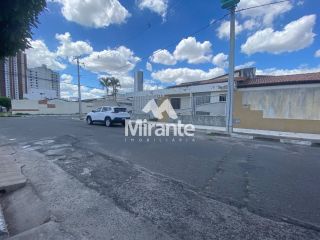 Casa Comercial Para Alugar com 4 quartos sendo 4 suítes no bairro Santa Mônica em Feira De Santana