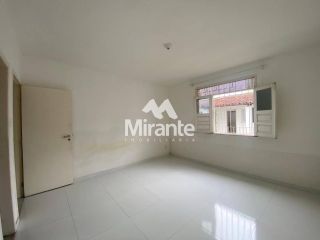 Casa Para Vender com 3 quartos sendo 1 suíte no bairro Capuchinhos em Feira De Santana