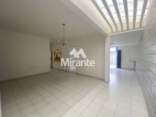 Casa Para Vender com 3 quartos sendo 1 suíte no bairro Capuchinhos em Feira De Santana