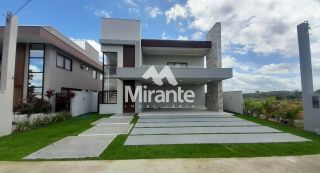 Casa de Condomínio Para Vender com 4 quartos sendo 3 suítes no bairro BR 116 em Feira De Santana