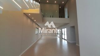 Casa de Condomínio Para Vender com 4 quartos sendo 3 suítes no bairro BR 116 em Feira De Santana