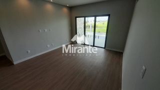 Casa de Condomínio Para Vender com 4 quartos sendo 3 suítes no bairro BR 116 em Feira De Santana