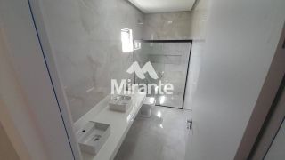 Casa de Condomínio Para Vender com 4 quartos sendo 3 suítes no bairro BR 116 em Feira De Santana