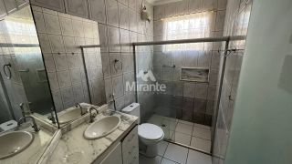 Casa de Condomínio Para Vender com 3 quartos, sendo 2 suítes no bairro Santa Mônica II em Feira De Santana