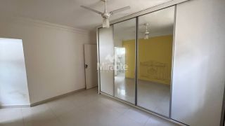 Casa de Condomínio Para Vender com 3 quartos, sendo 2 suítes no bairro Santa Mônica II em Feira De Santana