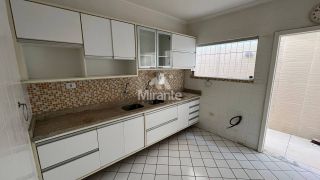 Casa de Condomínio Para Vender com 3 quartos, sendo 2 suítes no bairro Santa Mônica II em Feira De Santana