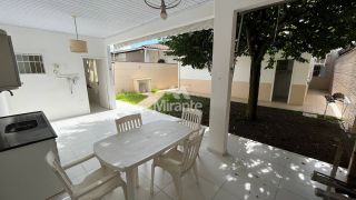 Casa de Condomínio Para Vender com 3 quartos, sendo 2 suítes no bairro Santa Mônica II em Feira De Santana