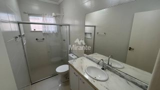 Casa de Condomínio Para Vender com 3 quartos, sendo 2 suítes no bairro Santa Mônica II em Feira De Santana