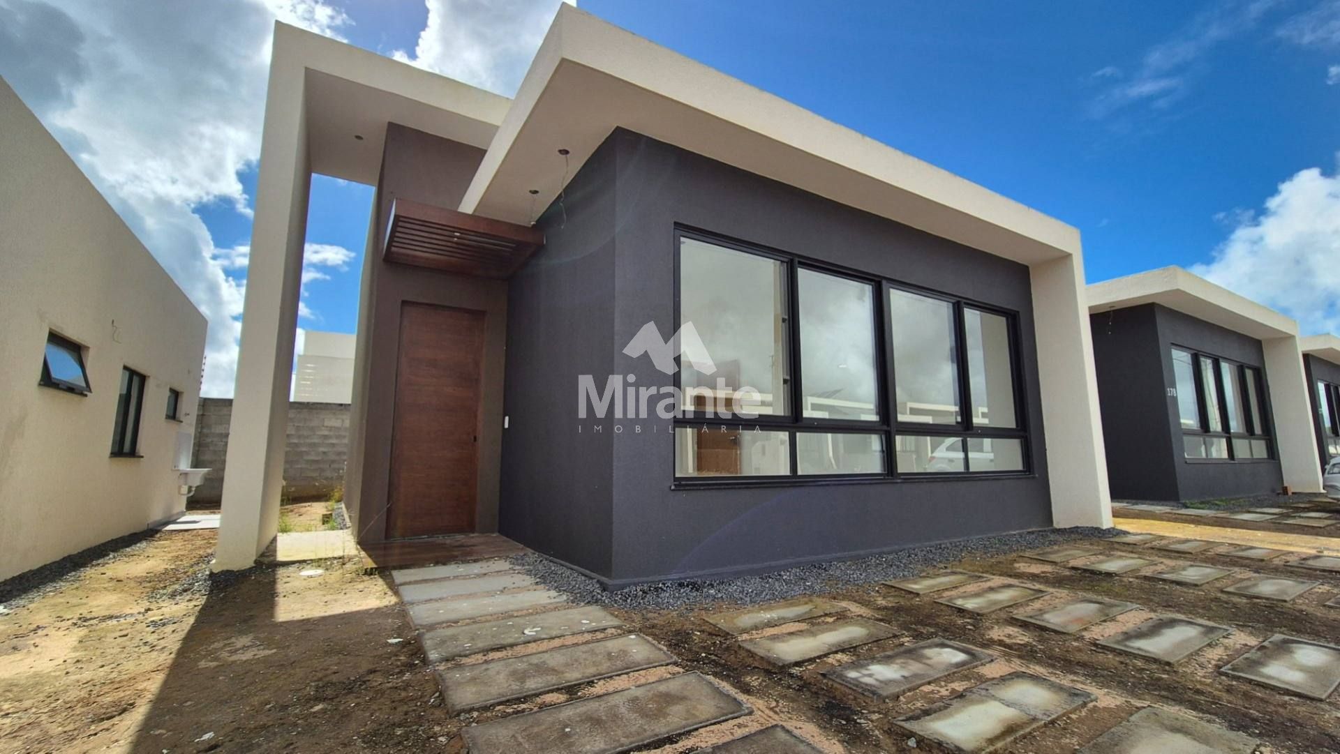 Casa de Condomínio Mangata Para Vender com 3 quartos sendo 1 suítes no bairro Registro em Feira De Santana