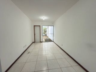 Casa de Condomínio Para Vender com 3 quartos 1 suíte no bairro Papagaio em Feira De Santana