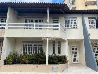 Casa de Condomínio Para Vender com 3 quartos sendo 1 suítes no bairro Santa Mônica em Feira De Santana