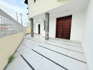 Casa Para Alugar no bairro Serraria Brasil em Feira De Santana