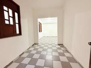 Casa Para Alugar no bairro Serraria Brasil em Feira De Santana