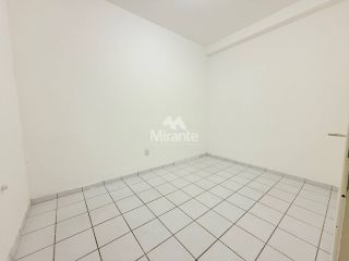 Casa Para Alugar no bairro Serraria Brasil em Feira De Santana