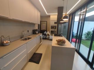 Casa de Condomínio Mobiliada Para Vender com 5 quartos sendo 2 suítes no bairro Sim em Feira De Santana