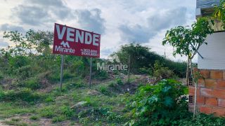 Lote / Terreno de Bairro Para Vender no bairro Mangabeira em Feira De Santana