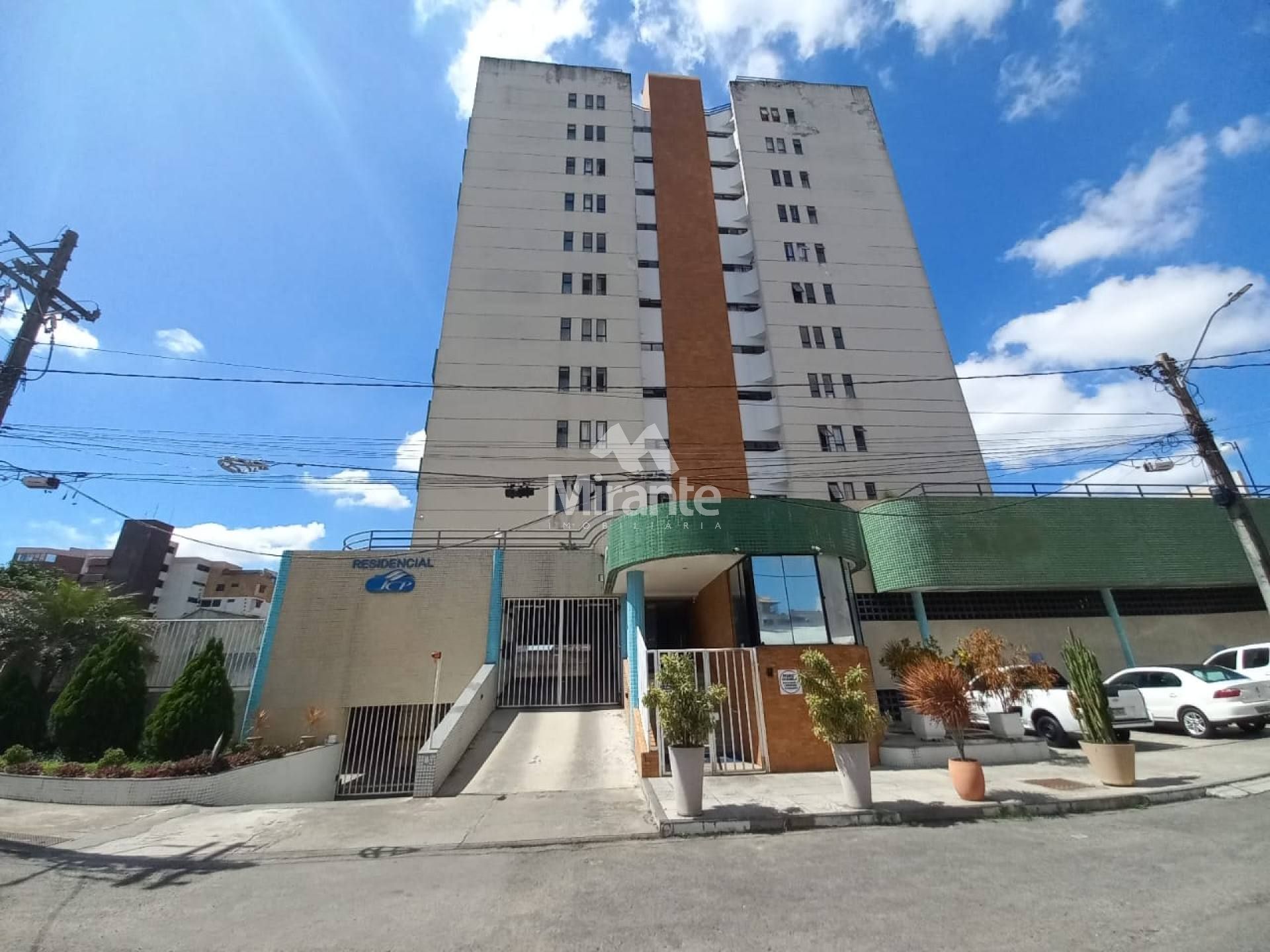 Apartamento Para Vender com 3 quartos sendo 1 suíte no bairro Ponto Central em Feira De Santana