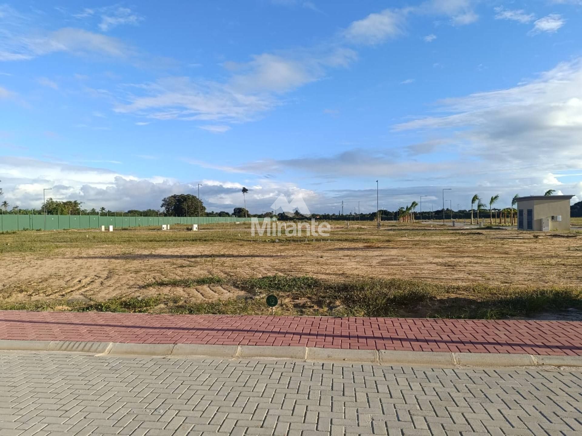 Lote / Terreno de Condomínio Para Vender no bairro Lagoa Salgada em Feira De Santana