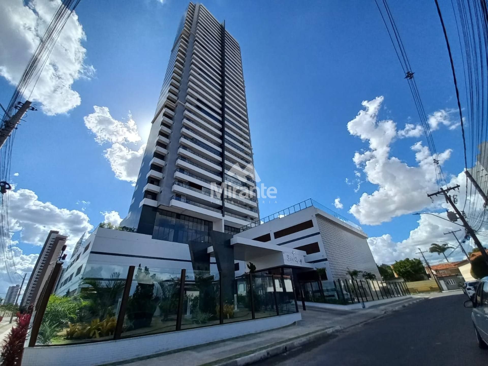 Apartamento Para Vender com 3 quartos sendo 3 suítes no bairro Santa Mônica em Feira De Santana