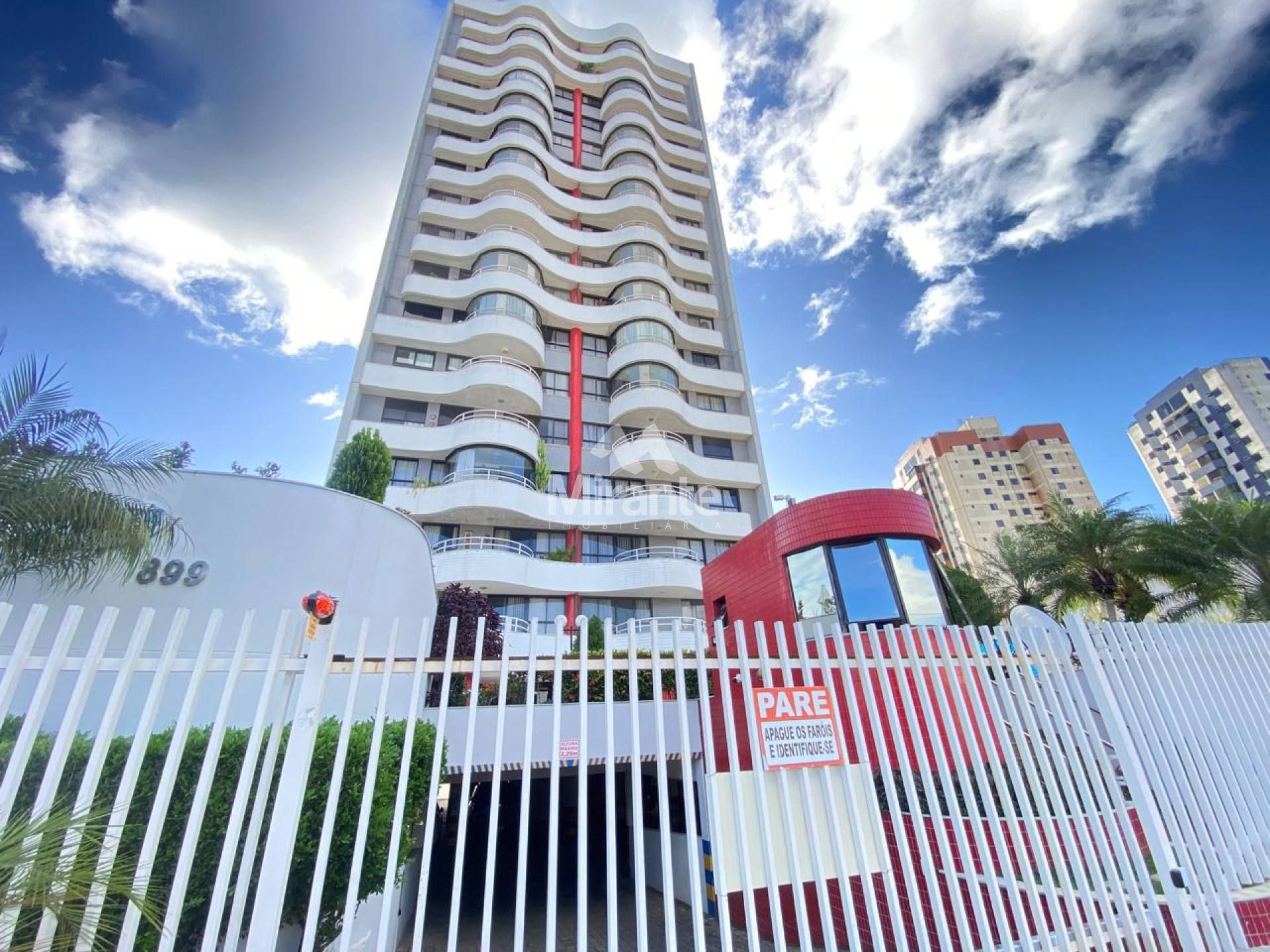 Apartamento Para Vender com 3 quartos sendo 1 suíte no bairro Ponto Central em Feira De Santana