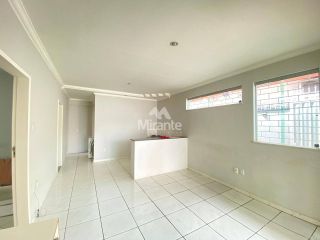 Casa Para Alugar com 7 quartos sendo 1 suíte no bairro Ponto Central em Feira De Santana