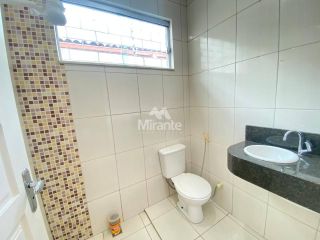 Casa Para Alugar com 7 quartos sendo 1 suíte no bairro Ponto Central em Feira De Santana