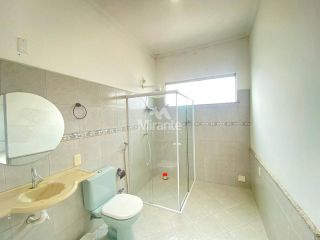 Casa Para Alugar com 7 quartos sendo 1 suíte no bairro Ponto Central em Feira De Santana