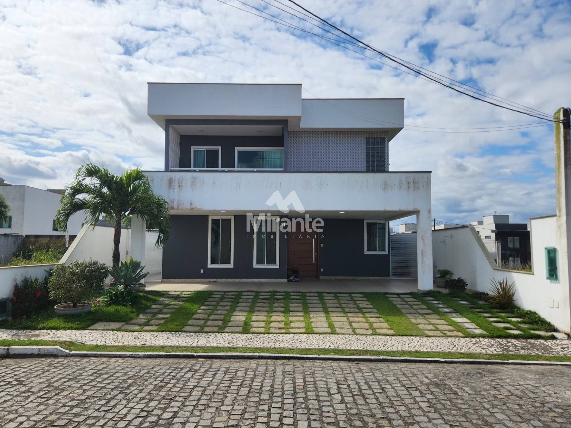 Casa de Condomínio Para Vender com 4 quartos sendo 2 suítes no bairro Papagaio em Feira De Santana