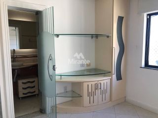 Apartamento Para Alugar com 3 quartos sendo 2 suítes no bairro Ponto Central em Feira De Santana