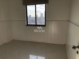 Apartamento Para Alugar com 3 quartos sendo 2 suítes no bairro Ponto Central em Feira De Santana