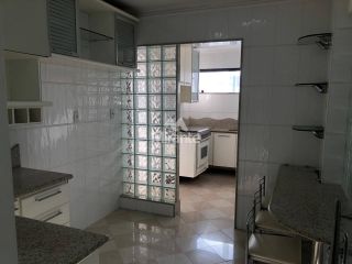 Apartamento Para Alugar com 3 quartos sendo 2 suítes no bairro Ponto Central em Feira De Santana